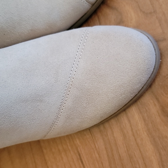 TOMS Natural Suede Bootie - Picture 9 of 11
